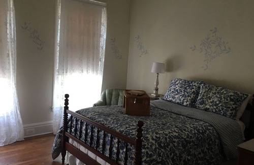 Historic District Apartment | Downtown furnished apartment - walking distance to restaurants