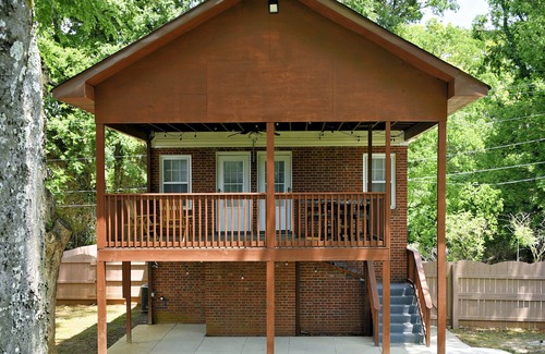 Florence House | Downtown Gem 2 Br w Spacious Yard