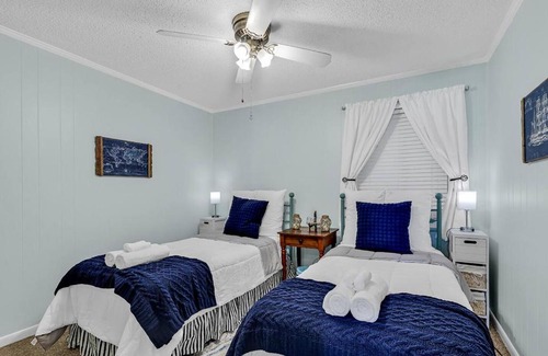 Houston Apartment | Downtown! Generous
