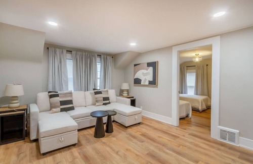 Geneva Apartment | Downtown Geneva 2nd Floor Condo