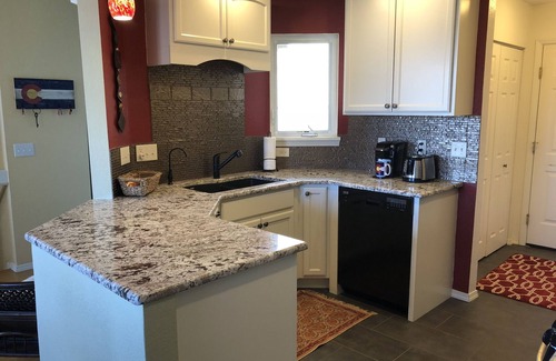 Kinney Runn House | Downtown Golden - Expansive Views - Walk to Restaurants, Shops & Trails