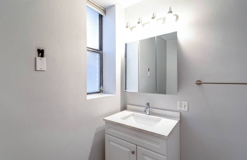 Pulaski Park Hotel | Downtown Goose Island with access to patio - 1