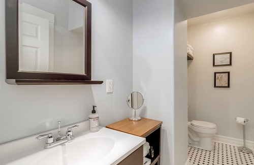 Frankfort Apartment | Downtown Guest Suite on Saint Clair