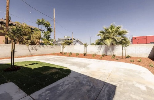 Hanford House | Downtown Hanford Getaway - New 4 bed, 3 Bedroom, 2.5 Bath