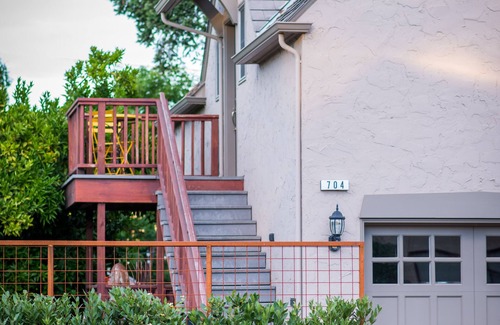 Healdsburg Apartment | Downtown Healdsburg Loft - (30 day minimum rentals only)