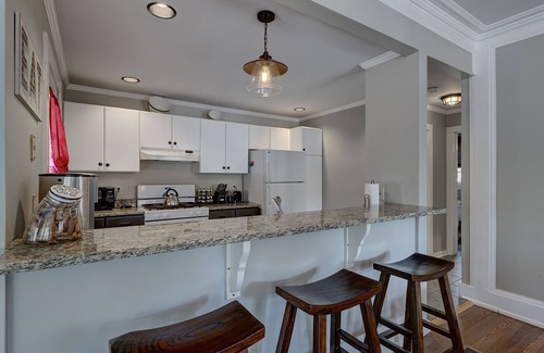 Highlands Apartment | Downtown Highlands - Walk Everywhere