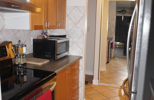 Downtown Edmonton Condo | Downtown Highrise, Great Location, fast wifi and underground parking included!
