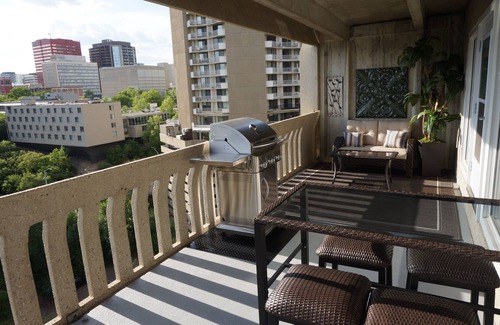 Downtown Edmonton Condo | Downtown Highrise, Great Location, fast wifi and underground parking included!