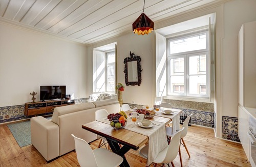 Santa Maria Maior Apartment | Downtown Historic Center - Air Conditioning/Elevator