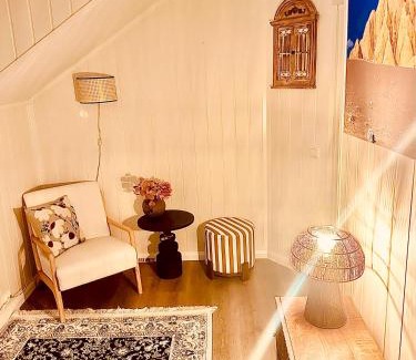 Alesund Apartment | Downtown Historical House with Renovated apartments free P near