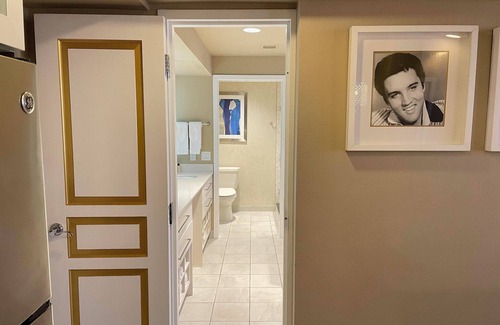 Las Vegas Resort | Downtown Las Vegasn2 Bedroom Luxury CondonUse our Time Share explore Vegasn