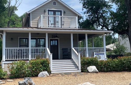 Murphys House | Downtown Location, Uptown Elegance! Re-Modeled “Murphys Original School House"