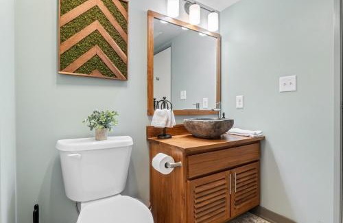 Downtown Cleveland Apartment | Downtown Loft l Cleveland l Parking l Cafe