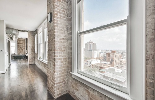 Downtown Houston Condo | Downtown Loft with Amazing Views!