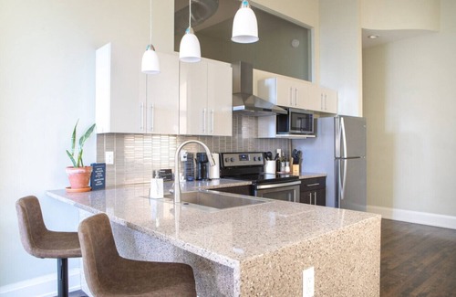East Town Apartment | Downtown Luxury 1BR Loft