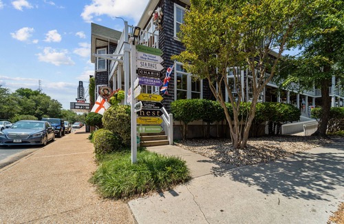 Historic Downtown Manteo Apartment | Downtown Manteo Studio - 12 minutes to OBX beaches!