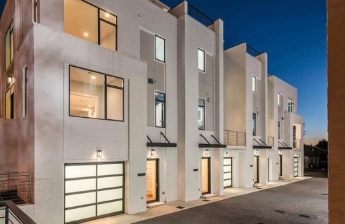 Edgehill Apartment | Downtown Nashville/The Gulch/Rooftop Deck