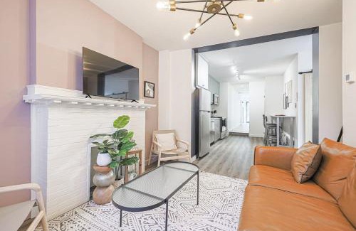 Parkdale Apartment | Downtown Oasis-2BR-Spa Bath-Pet Friendly, Free Parking
