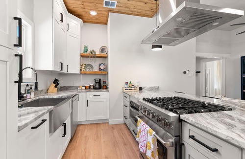 Downtown San Antonio House | Downtown Oasis: Cowboy Pool, Firepit & King Suite