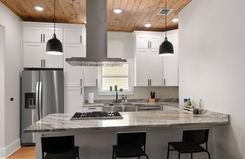Downtown San Antonio House | Downtown Oasis: Cowboy Pool, Firepit & King Suite