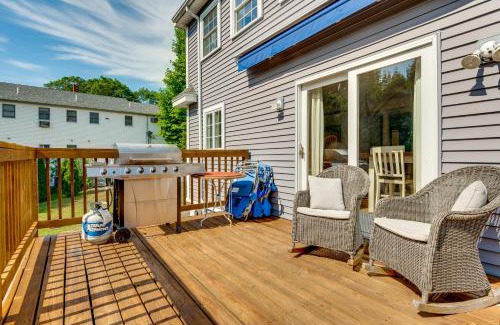 Ogunquit House | Downtown Ogunquit Home 1 Mi to Beach!