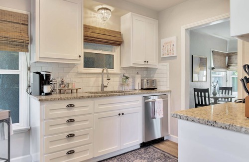Paso Robles House | Downtown Paso: Rosé Getaway 2 Bed/1 Bath