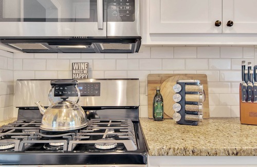 Paso Robles House | Downtown Paso: Rosé Getaway 2 Bed/1 Bath