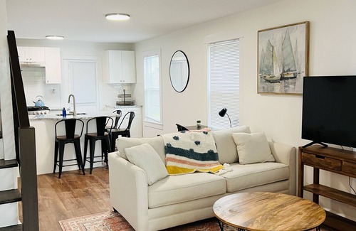 Princeton House | Downtown Princeton- Quaint 2-bedroom