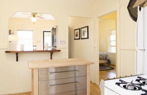 Old Mountain View House | Downtown Private Home With Backyard