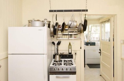 Old Mountain View House | Downtown Private Home With Backyard