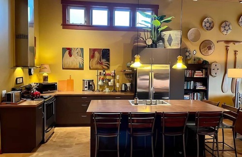 Sequim Apartment | Downtown Retreat Mtn Views, Great Location