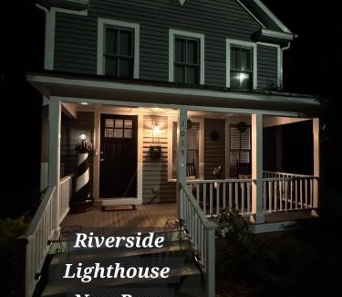 New Bern House | Downtown Riverside Lighthouse
