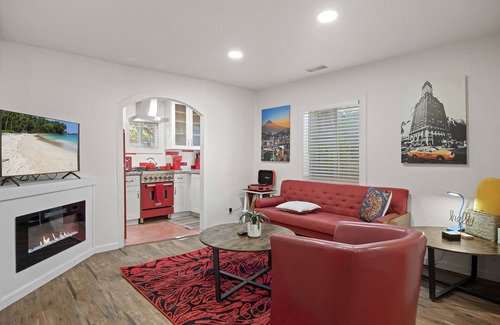 Flagstaff House | Downtown Ruby Red Bungalow w/AC, Fully Fenced Yard, W/D, 2 Smart TVs, Fast WiFi