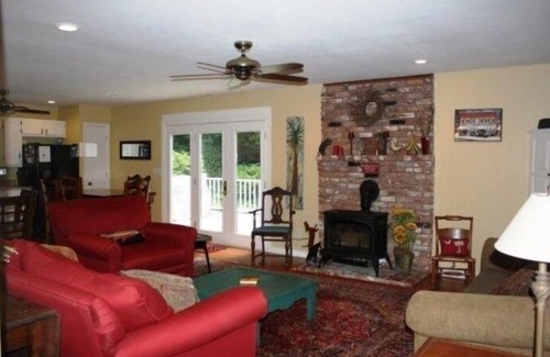 Saluda House | ❤️Downtown Saluda❤️PETS *Large OpenConcept HOME & LOTS of PARKING-16 mins 2 TIEC