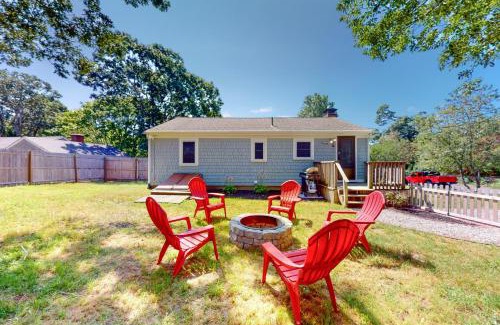 Hyannis House | Downtown Seaside Serenity Retreat