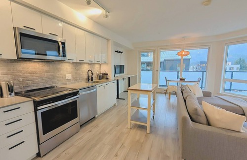 Squamish Condo | Downtown Squamish Penthouse with Mountain and Ocean Views