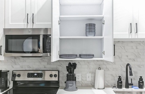 Downtown Cincinnati Apartment | Downtown Stroll to the Bengals