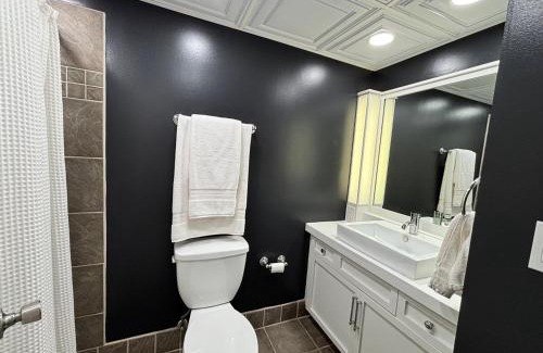 St. Joseph Historic Neighborhood Apartment | Downtown Studio with Full Kitchen and Bath