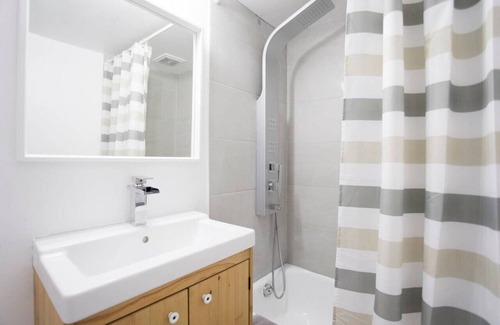 Milton Park Apartment | Downtown Sunny Utopia