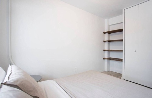 Milton Park Apartment | Downtown Sunny Utopia