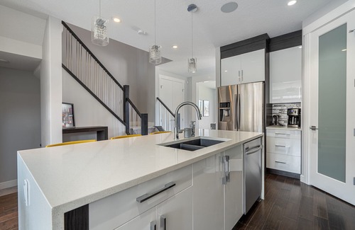 Southwest Calgary House | Downtown views across from Stampede Park!