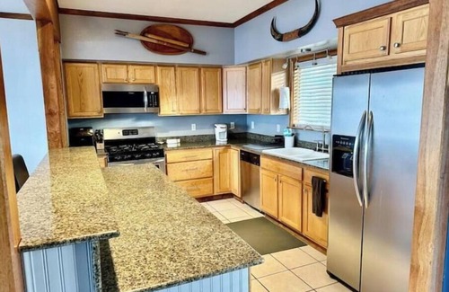 Wasilla House | Downtown Wasilla Lakefront Home w/private dock