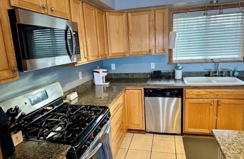 Wasilla House | Downtown Wasilla Lakefront Home w/private dock