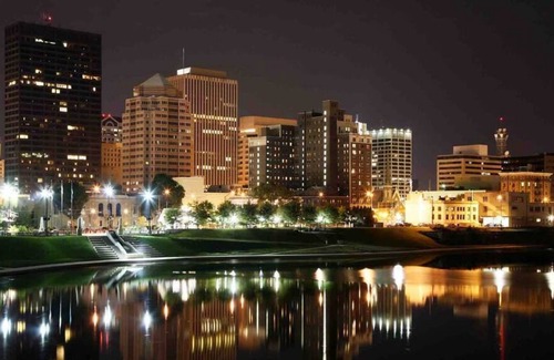 Dayton Condo | DOWNTOWN WATERFRONT | FAST WIFI + FREE PARKING