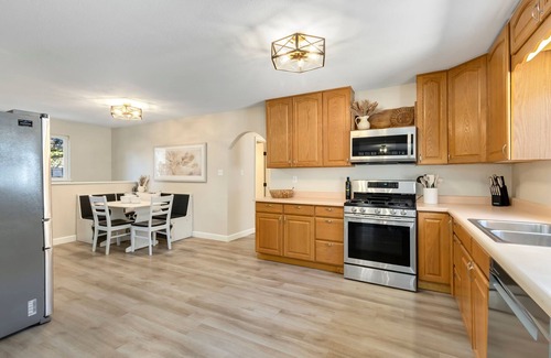 Windsor House | Downtown Windsor Home with Hot Tub & Pool Table