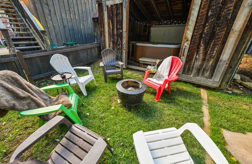 Crested Butte House | Downtown with 3 Masters + Hot Tub! Convenient & Quiet