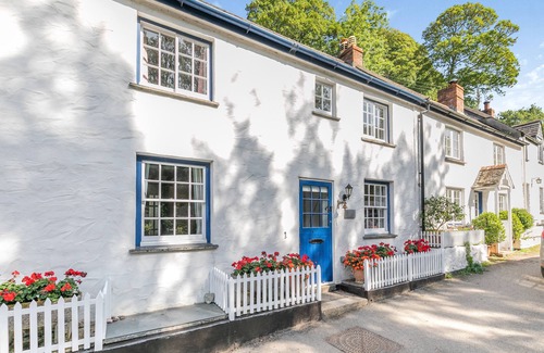 Helford House | Dowr Penty - Three Bedroom House, Sleeps 5