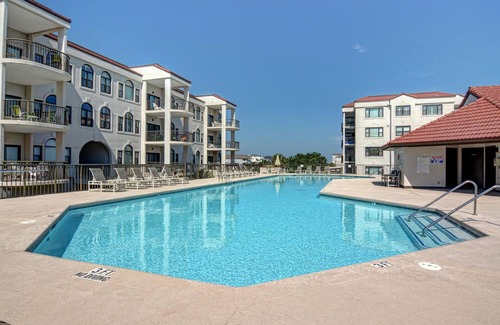 Shell Island Condo | DR 2304 – Oceanfront Wrighstville condo