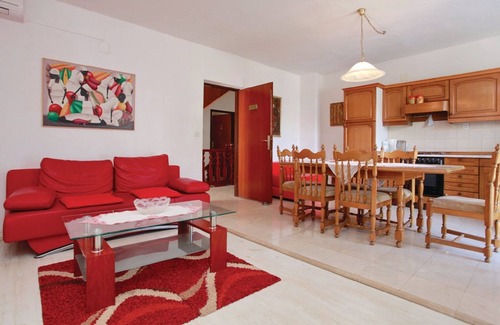Cove Tri Zala (Zrnovo) Hostel | Dragan's Den - Double Room with Private Bathroom