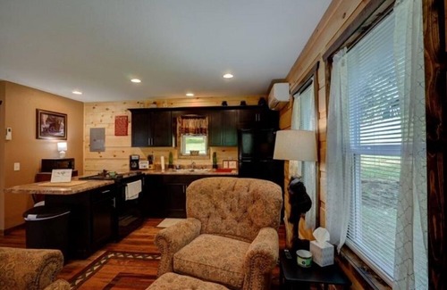 Robbinsville Cabin | Dragon's Nest Cabin with Mountain Views